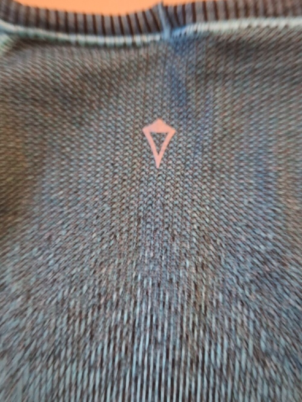 Ivivva Girl by Lululemon 🍋 Fly Tech long sleeve teal black fit thumbholes - Picture 8 of 10